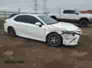 2021 Toyota Camry SE z VIN 4T1S11AK5MU561378, wystawiony jako Copart lot #51075785 z przebiegiem 80 781 mil mil oraz Szkoda całkowita • Salvage title. Historia ofert i sprzedaży dostępna na DreamBid. Obrazek 4.