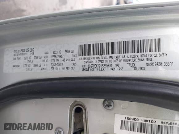 2018 Ram 1500 Tradesman z VIN 1C6RR6KM2JS225601, wystawiony jako IAAI lot #43214577 z przebiegiem 164 538 mil mil oraz . Historia ofert i sprzedaży dostępna na DreamBid. Obrazek 9.