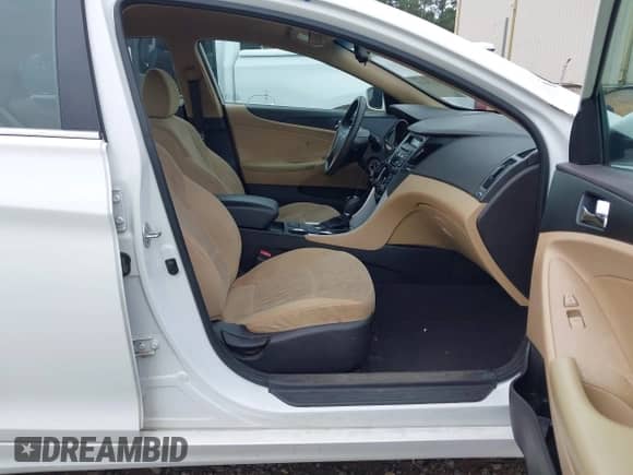 2013 Hyundai Sonata GLS z VIN 5NPEB4AC9DH735746, wystawiony jako IAAI lot #43376524 z przebiegiem 214 159 mil mil oraz . Historia ofert i sprzedaży dostępna na DreamBid. Obrazek 5.