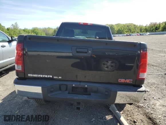 2013 GMC Sierra 1500 SLE z VIN 1GTN2VE02DZ263758, wystawiony jako Copart lot #56476915 z przebiegiem 108 254 mil mil oraz Czysty tytuł • Clean title. Historia ofert i sprzedaży dostępna na DreamBid. Obrazek 6.