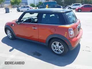 2013 MINI Hardtop with VIN WMWSU3C50DT682661, listed as a IAAI auction lot 42294482 with 114,066 mi miles and . Bid and sale history available at DreamBid. Image 3.
