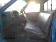 1995 Nissan Frontier z VIN 1N6SD11S5SC418152, wystawiony jako Copart lot #71164695 z przebiegiem 133 488 mil mil oraz Szkoda całkowita • Salvage title. Historia ofert i sprzedaży dostępna na DreamBid. Obrazek 7.