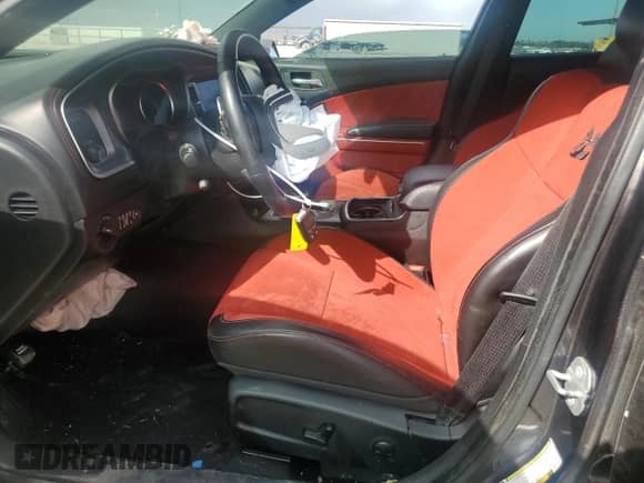 2022 Dodge Charger Scat Pack Widebody z VIN 2C3CDXGJ0NH101085, wystawiony jako Copart lot #49080895 z przebiegiem 25 728 mil mil oraz Czysty tytuł • Clean title. Historia ofert i sprzedaży dostępna na DreamBid. Obrazek 7.