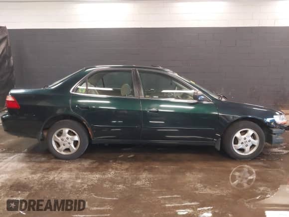 2000 Honda Accord EX z VIN 1HGCG6671YA158757, wystawiony jako IAAI lot #41702446 z przebiegiem 192 431 mil mil oraz . Historia ofert i sprzedaży dostępna na DreamBid. Obrazek 14.