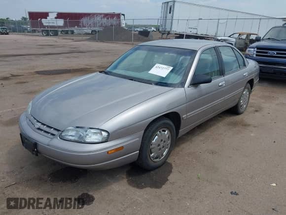 1996 Chevrolet Lumina с VIN 2G1WL52M5T9218999, выставлен на аукционе IAAI как лот 42472777 с пробегом 95 796 миль миль и . История ставок и продаж доступна на DreamBid. Изображение 2.