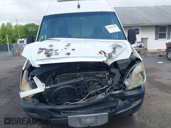 2008 Dodge Sprinter with VIN WD0PF145985271010, listed as a IAAI auction lot 42442110 with 253,318 mi miles and . Bid and sale history available at DreamBid. Image 12.