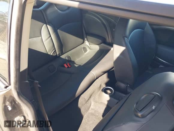 2011 MINI Hardtop S с VIN WMWSV3C53BTY21899, выставлен на аукционе IAAI как лот 43513791 с пробегом 106 098 миль миль и . История ставок и продаж доступна на DreamBid. Изображение 8.