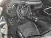 2022 Chevrolet Camaro ZL1 z VIN 1G1FJ1R66N0106795, wystawiony jako Copart lot #49995555 z przebiegiem 8 699 mil mil oraz Szkoda całkowita • Salvage title. Historia ofert i sprzedaży dostępna na DreamBid. Obrazek 8.