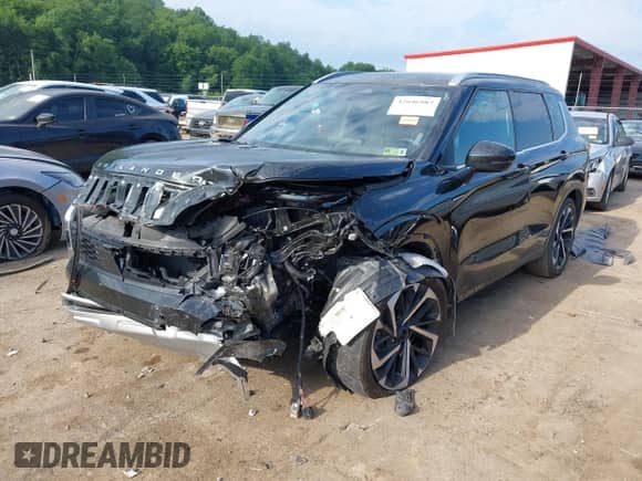2023 Mitsubishi Outlander SEL z VIN JA4J4VA87PZ019896, wystawiony jako IAAI lot #42646987 z przebiegiem 22 494 mil mil oraz . Historia ofert i sprzedaży dostępna na DreamBid. Obrazek 21.