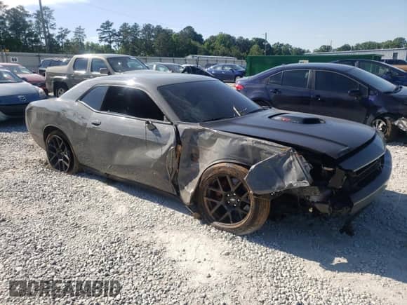 2017 Dodge Challenger 392 Hemi Scat Pack Shaker z VIN 2C3CDZFJ1HH574124, wystawiony jako Copart lot #56075135 z przebiegiem 36 769 mil mil oraz Szkoda całkowita • Salvage title. Historia ofert i sprzedaży dostępna na DreamBid. Obrazek 4.