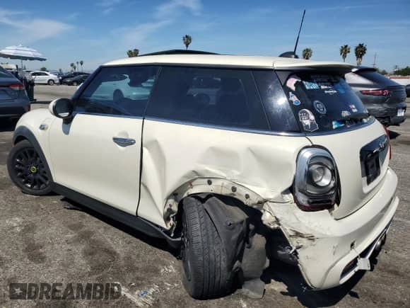 2015 MINI Hardtop S with VIN WMWXP7C52F2A36487, listed as a Copart auction lot 50276035 with 185,895 mi miles and Salvage title. Bid and sale history available at DreamBid. Image 2.