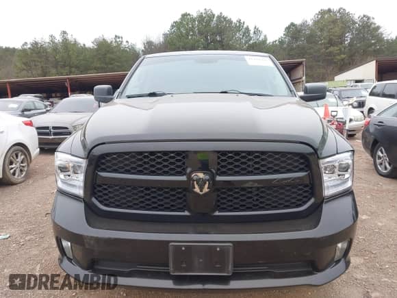 2013 Ram 1500 Tradesman z VIN 1C6RR7FT6DS721268, wystawiony jako IAAI lot #41373331 z przebiegiem 144 795 mil mil oraz . Historia ofert i sprzedaży dostępna na DreamBid. Obrazek 6.