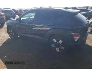 2024 Hyundai Kona SEL с VIN KM8HB3ABXRU121957, выставлен на аукционе Copart как лот 77496674 с пробегом 6 927 миль миль и Списание • Salvage title. История ставок и продаж доступна на DreamBid. Изображение 2.