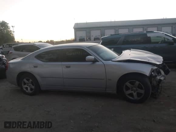 2010 Dodge Charger SXT с VIN 2B3CA3CV8AH309572, выставлен на аукционе IAAI как лот 43340121 с пробегом 255 529 миль миль и . История ставок и продаж доступна на DreamBid. Изображение 14.