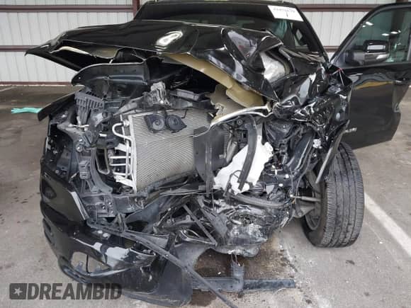 2020 Ram 1500 Laramie z VIN 1C6SRFJT9LN288738, wystawiony jako IAAI lot #42472679 z przebiegiem 61 849 mil mil oraz . Historia ofert i sprzedaży dostępna na DreamBid. Obrazek 6.