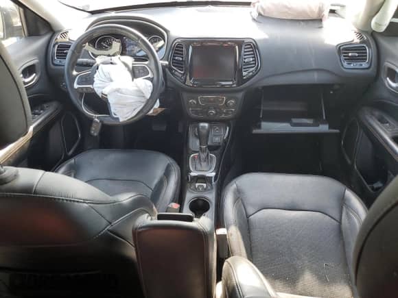 2020 Jeep Compass Limited with VIN 3C4NJDCB6LT236036, listed as a Copart auction lot 65977365 with 31,846 mi miles and Non repairable. Bid and sale history available at DreamBid. Image 8.