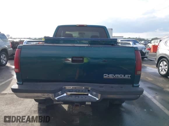 1996 Chevrolet Silverado 1500 with VIN 2GCEK19R3T1130144, listed as a IAAI auction lot 43324635 with 233,545 mi miles and . Bid and sale history available at DreamBid. Image 16.