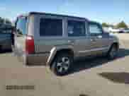 2006 Jeep Commander z VIN 1J8HG48KX6C314069, wystawiony jako Copart lot #82244005 z przebiegiem 79 531 mil mil oraz Nie do naprawy • Non repairable. Historia ofert i sprzedaży dostępna na DreamBid. Obrazek 3.
