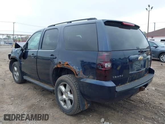 2008 Chevrolet Tahoe LTZ z VIN 1GNFK13008J117824, wystawiony jako IAAI lot #42516795 z przebiegiem 267 878 mil mil oraz . Historia ofert i sprzedaży dostępna na DreamBid. Obrazek 3.