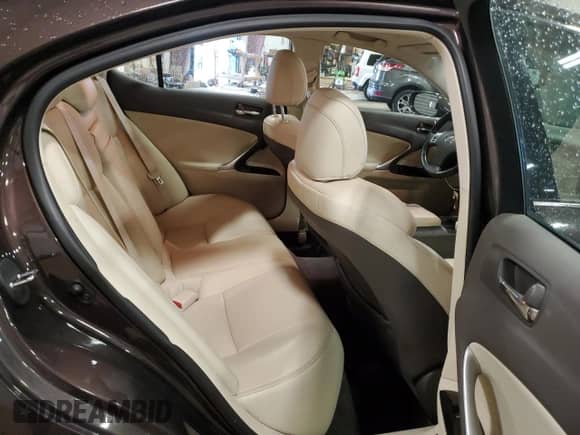 2012 Lexus IS 250 z VIN JTHCF5C27C2035809, wystawiony jako Copart lot #63825505 z przebiegiem 132 276 mil mil oraz Czysty tytuł • Clean title. Historia ofert i sprzedaży dostępna na DreamBid. Obrazek 11.