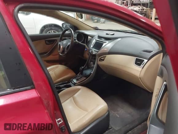 2013 Hyundai Elantra GLS z VIN KMHDH4AE4DU942218, wystawiony jako IAAI lot #42971684 z przebiegiem 107 737 mil mil oraz . Historia ofert i sprzedaży dostępna na DreamBid. Obrazek 5.