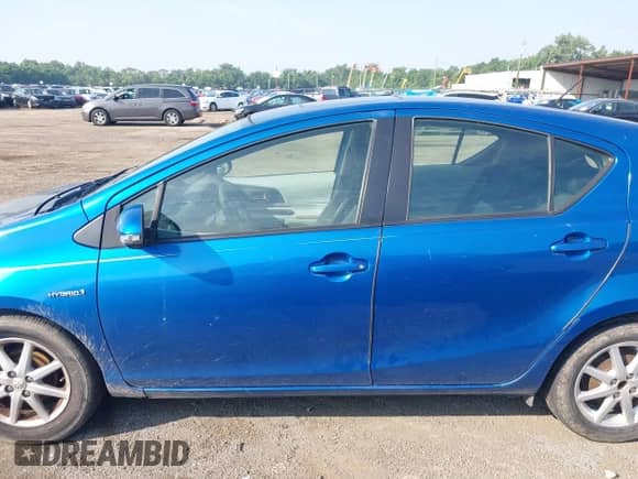 2014 Toyota Prius One с VIN JTDKDTB39E1068661, выставлен на аукционе IAAI как лот 42855098 с пробегом 230 340 миль миль и . История ставок и продаж доступна на DreamBid. Изображение 14.