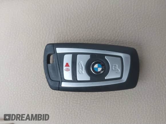 2019 BMW 4 Series 430i xDrive z VIN WBA4W5C51KAE51214, wystawiony jako IAAI lot #41225505 z przebiegiem 52 288 mil mil oraz . Historia ofert i sprzedaży dostępna na DreamBid. Obrazek 11.