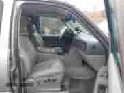 2003 Chevrolet Suburban Z71 z VIN 3GNFK16T03G217759, wystawiony jako IAAI lot #43575539 z przebiegiem Nie podano mil oraz . Historia ofert i sprzedaży dostępna na DreamBid. Obrazek 5.