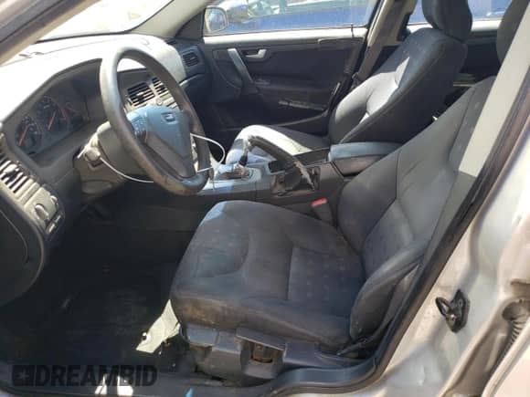 2001 Volvo S60 с VIN YV1RS61N812010029, выставлен на аукционе Copart как лот 60041925 с пробегом 282 657 миль миль и Чистый • Clean title. История ставок и продаж доступна на DreamBid. Изображение 7.