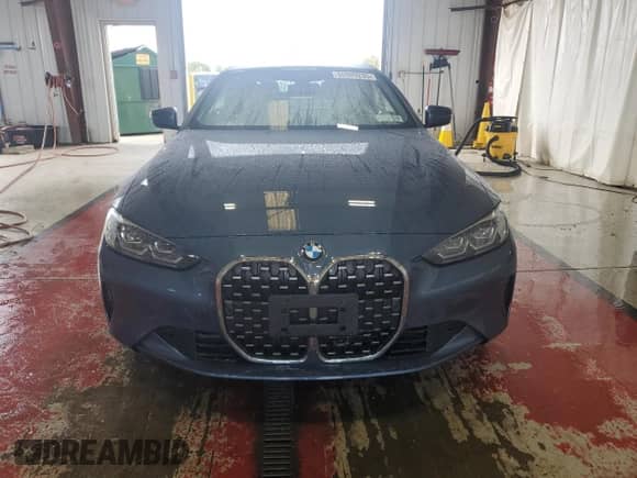 2023 BMW 4 Series 430i xDrive z VIN WBA43AT03PCL16606, wystawiony jako Copart lot #80909235 z przebiegiem Nie podano mil oraz Szkoda całkowita • Salvage title. Historia ofert i sprzedaży dostępna na DreamBid. Obrazek 5.