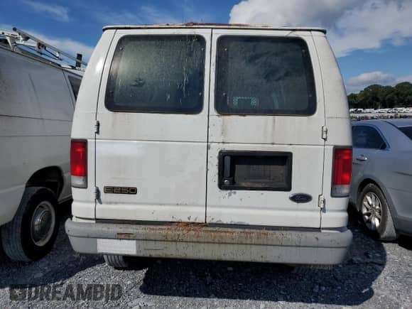 2000 Ford Econoline Cargo z VIN 1FTNE24L1YHB02766, wystawiony jako Copart lot #83772725 z przebiegiem 119 156 mil mil oraz Czysty tytuł • Clean title. Historia ofert i sprzedaży dostępna na DreamBid. Obrazek 6.