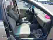 1999 Saturn SL z VIN 1G8ZK5275XZ283178, wystawiony jako IAAI lot #42303549 z przebiegiem 216 776 mil mil oraz . Historia ofert i sprzedaży dostępna na DreamBid. Obrazek 5.