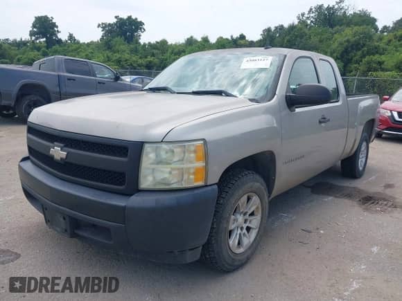 2008 Chevrolet Silverado 1500 1LT z VIN 1GCEC19C18Z299568, wystawiony jako IAAI lot #43083127 z przebiegiem 115 572 mil mil oraz . Historia ofert i sprzedaży dostępna na DreamBid. Obrazek 2.