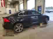 2013 Volvo S60 T6 R-Design Platinum z VIN YV1902FH3D2185522, wystawiony jako Copart lot #81293295 z przebiegiem 153 496 mil mil oraz Szkoda całkowita • Salvage title. Historia ofert i sprzedaży dostępna na DreamBid. Obrazek 3.