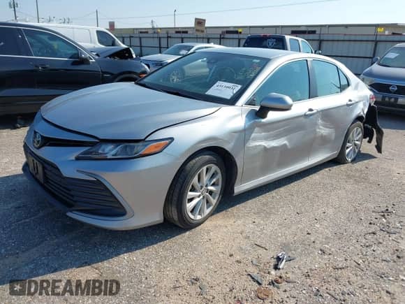2023 Toyota Camry LE z VIN 4T1C11AK3PU723498, wystawiony jako IAAI lot #43139931 z przebiegiem 70 435 mil mil oraz . Historia ofert i sprzedaży dostępna na DreamBid. Obrazek 17.