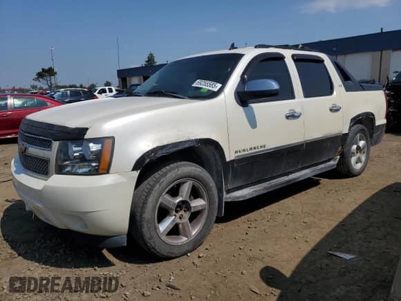 2011 Chevrolet Avalanche LTZ z VIN 3GNTKGE30BG207173, wystawiony jako Copart lot #69255585 z przebiegiem 252 328 mil mil oraz Czysty tytuł • Clean title. Historia ofert i sprzedaży dostępna na DreamBid. Obrazek 1.