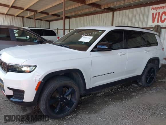 2023 Jeep Grand Cherokee Laredo z VIN 1C4RJJAG0P8835405, wystawiony jako IAAI lot #42558460 z przebiegiem 42 877 mil mil oraz . Historia ofert i sprzedaży dostępna na DreamBid. Obrazek 2.