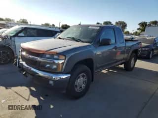 2006 Chevrolet Colorado Work Truck с VIN 1GCDT196368259548, выставлен на аукционе Copart как лот 70341474 с пробегом 156 814 миль миль и Списание • Salvage title. История ставок и продаж доступна на DreamBid. Изображение 1.
