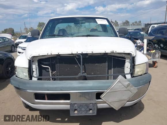 2001 Dodge 2500 z VIN 3B7KC26Z71M561148, wystawiony jako IAAI lot #43248154 z przebiegiem 179 168 mil mil oraz . Historia ofert i sprzedaży dostępna na DreamBid. Obrazek 6.