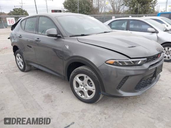 2024 Dodge Hornet GT z VIN ZACNDFAN8R3A44219, wystawiony jako IAAI lot #41324381 z przebiegiem 2 745 mil mil oraz . Historia ofert i sprzedaży dostępna na DreamBid. Obrazek 1.