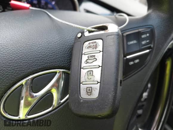 2013 Hyundai Sonata Limited с VIN 5NPEC4AC1DH586794, выставлен на аукционе IAAI как лот 42981355 с пробегом 226 203 миль миль и . История ставок и продаж доступна на DreamBid. Изображение 11.