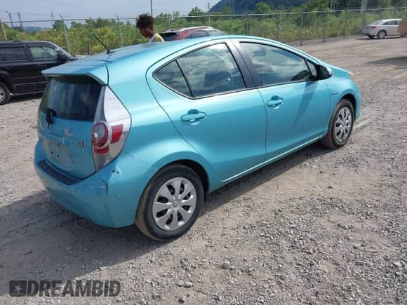 2014 Toyota Prius One z VIN JTDKDTB34E1079714, wystawiony jako IAAI lot #42913189 z przebiegiem 94 250 mil mil oraz . Historia ofert i sprzedaży dostępna na DreamBid. Obrazek 4.