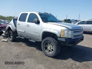 2010 Chevrolet Silverado 1500 LT z VIN 3GCRKSE37AG229983, wystawiony jako IAAI lot #41909391 z przebiegiem 204 007 mil mil oraz . Historia ofert i sprzedaży dostępna na DreamBid. Obrazek 1.