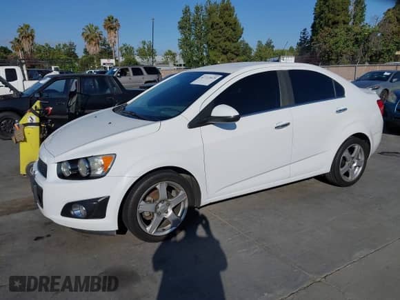 2014 Chevrolet Sonic LTZ с VIN 1G1JE5SG8E4127472, выставлен на аукционе IAAI как лот 42712625 с пробегом 157 133 миль миль и . История ставок и продаж доступна на DreamBid. Изображение 2.