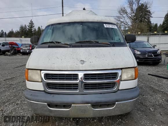 1998 Dodge Cargo Conversion with VIN 2B6HB11Y9WK129390, listed as a Copart auction lot 55708245 with 150,845 mi miles and Clean title. Bid and sale history available at DreamBid. Image 5.