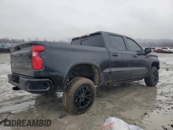 2024 Chevrolet Silverado 1500 ZR2 z VIN 3GCUDHEL2RG194496, wystawiony jako Copart lot #43385785 z przebiegiem 11 312 mil mil oraz Szkoda całkowita • Salvage title. Historia ofert i sprzedaży dostępna na DreamBid. Obrazek 3.