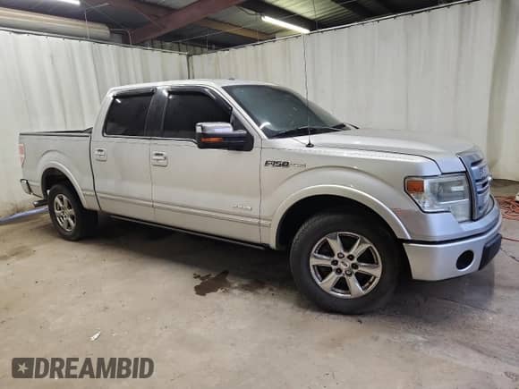 2013 Ford F-150 XL z VIN 1FTFW1CTXDFA86098, wystawiony jako Copart lot #70104215 z przebiegiem 219 854 mil mil oraz Czysty tytuł • Clean title. Historia ofert i sprzedaży dostępna na DreamBid. Obrazek 4.