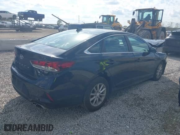 2019 Hyundai Sonata SE с VIN 5NPE24AFXKH784445, выставлен на аукционе IAAI как лот 43298191 с пробегом 61 817 миль миль и . История ставок и продаж доступна на DreamBid. Изображение 4.