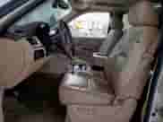 2014 Cadillac Escalade Luxury z VIN 1GYS4BEF9ER149249, wystawiony jako Copart lot #55122045 z przebiegiem 128 100 mil mil oraz Szkoda całkowita • Salvage title. Historia ofert i sprzedaży dostępna na DreamBid. Obrazek 7.