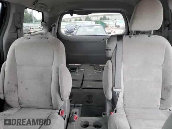 2017 Toyota Sienna LE Auto Access Seat z VIN 5TDKZ3DCXHS823225, wystawiony jako Copart lot #67157225 z przebiegiem 258 906 mil mil oraz Szkoda całkowita • Salvage title. Historia ofert i sprzedaży dostępna na DreamBid. Obrazek 10.